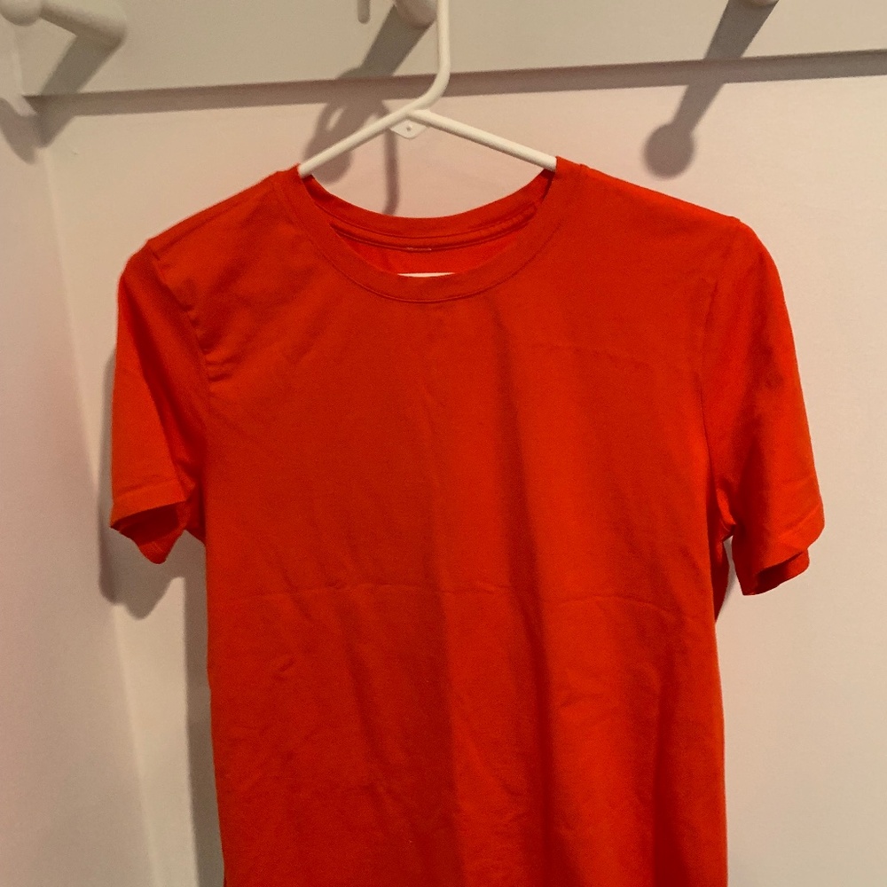 Lululemon LOVE T